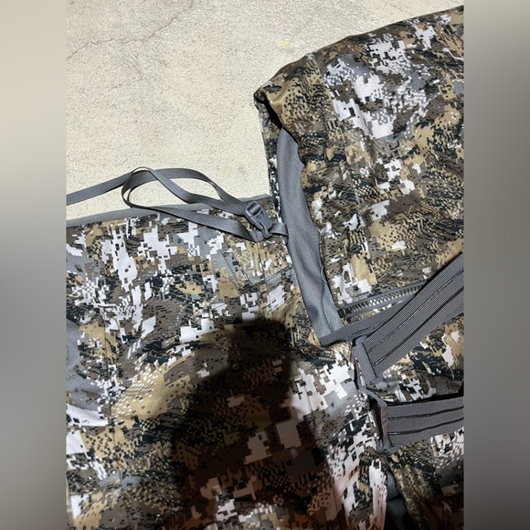 SITKA HUNTING SUIT - Picture 7 of 16